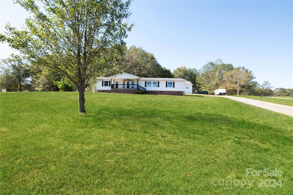 1375 Woodend Ln, Clover, SC 29710 - photo 1