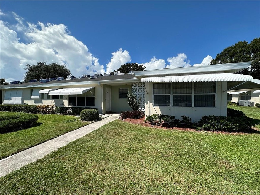 Lovely renovated first floor villa at High Point