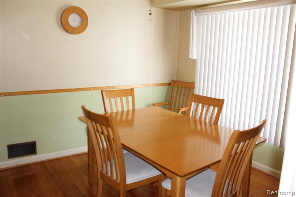 2701 Thomas St, Flint, MI 48504 - photo 1