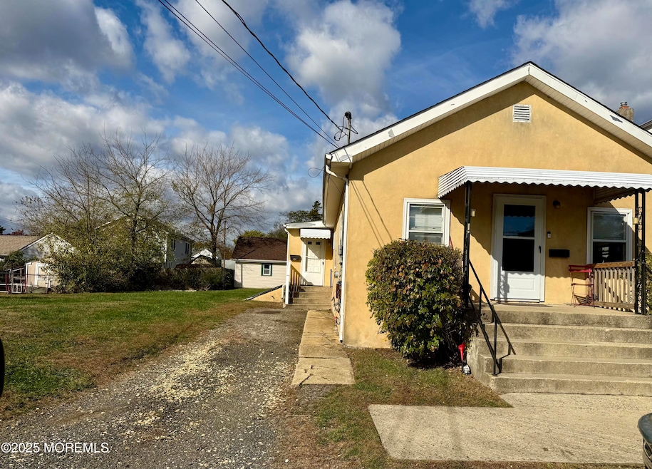 672 Shore Concourse unit B, Keyport, NJ 07735 - photo 1