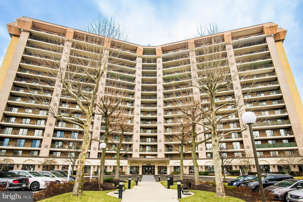 20833 Valley Forge Cir unit 833, King of Prussia, PA 19406 - photo 1