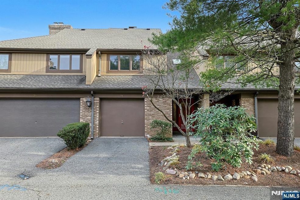 21 Whitman Ln, Mahwah, NJ 07430 - photo 1