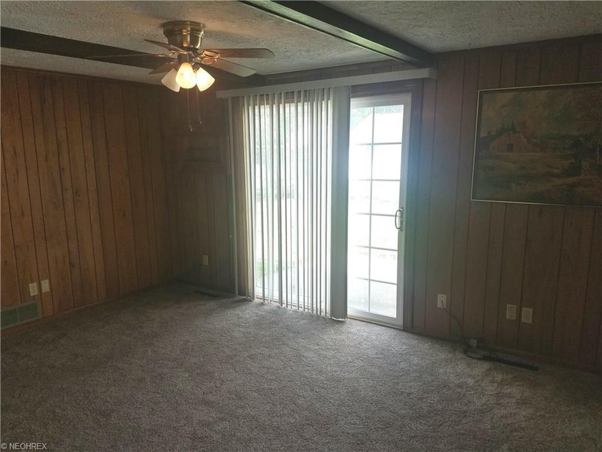 4208 Riverview Ln, Lorain, OH 44055 - photo 1