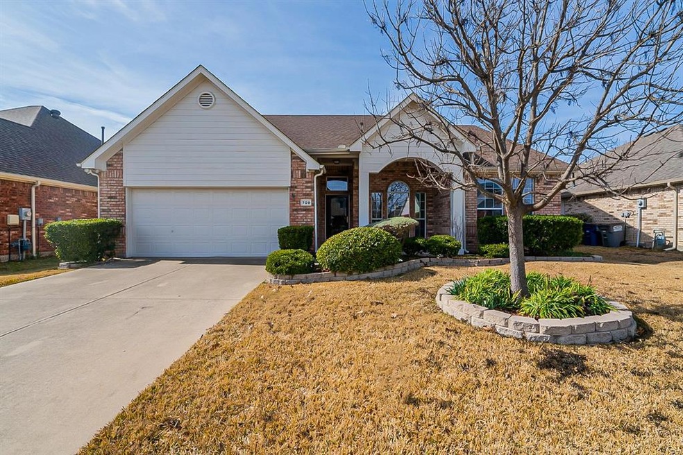 709 Valley Mills Dr, Wylie, TX 75098 - photo 1