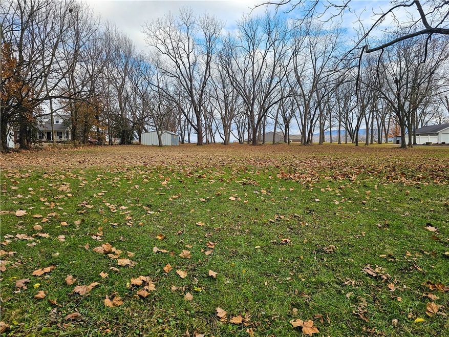 127 S Border St, Prairie Grove, AR 72753 - photo 1