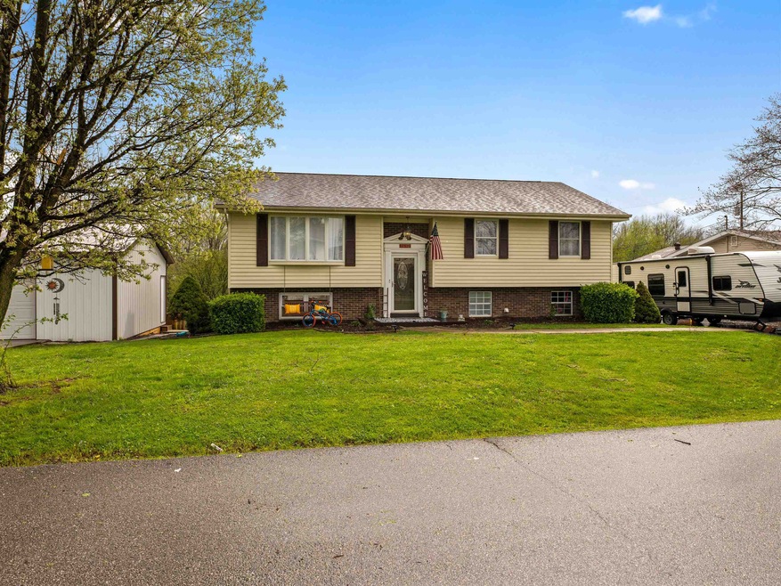 1492 S Calumet Dr, Worthington, KY 41183 - photo 1