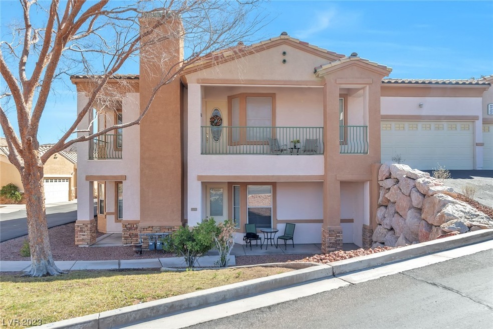 This unit has easy access to front door with no st