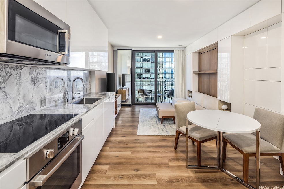 'A'ali'i unit 1806, Honolulu, HI 96814 - photo 1