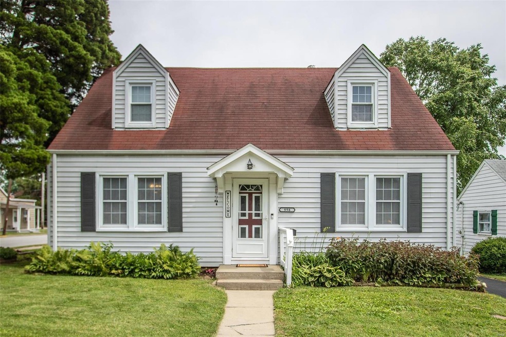 Welcome to 998 Pine. Adorable!