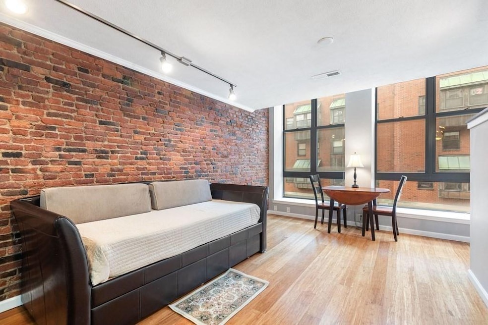 386 Commercial St unit 2B, Boston, MA 02109 - photo 1