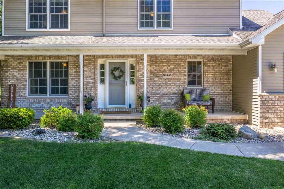 N9443 Dusty Dr, Appleton, WI 54915 - photo 1