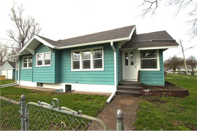 2547 E Grand Ave, Des Moines, IA 50317 - photo 1