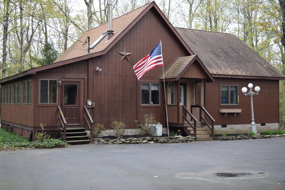 42 Aspen Ridge Dr, Hawley, PA 18428 - photo 1