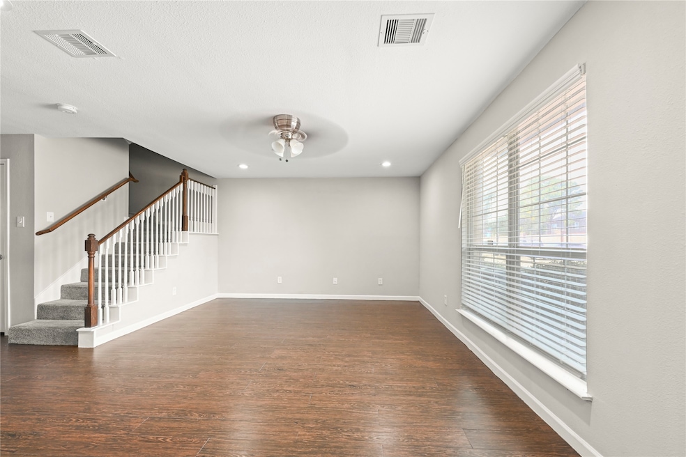 1520 Sherwood Forest St unit 317, Houston, TX 77043 - photo 1