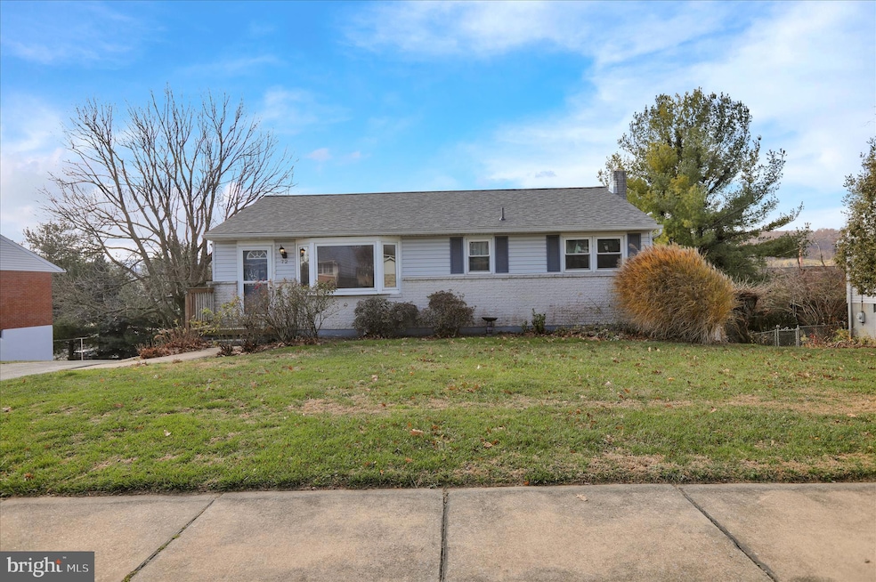 72 Mountain Blvd, Wernersville, PA 19565 - photo 1