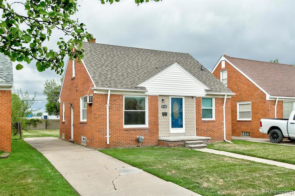 27183 Leroy St, Roseville, MI 48066 - photo 1