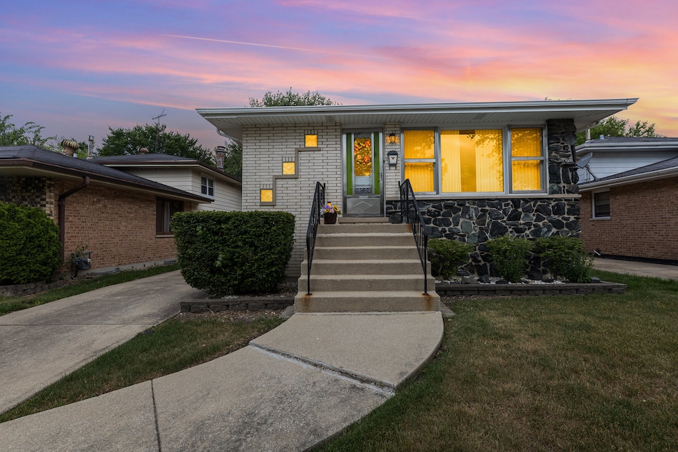 18052 Soleri Dr, Country Club Hills, IL 60478 - photo 1