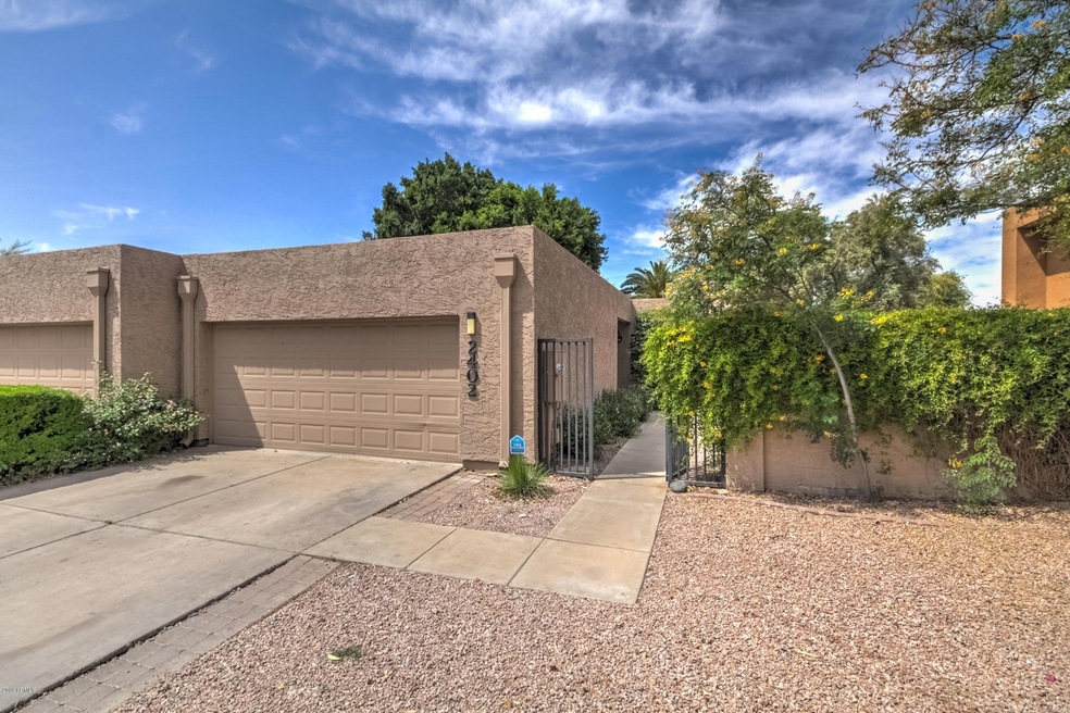 2402 S Grandview Ave-4