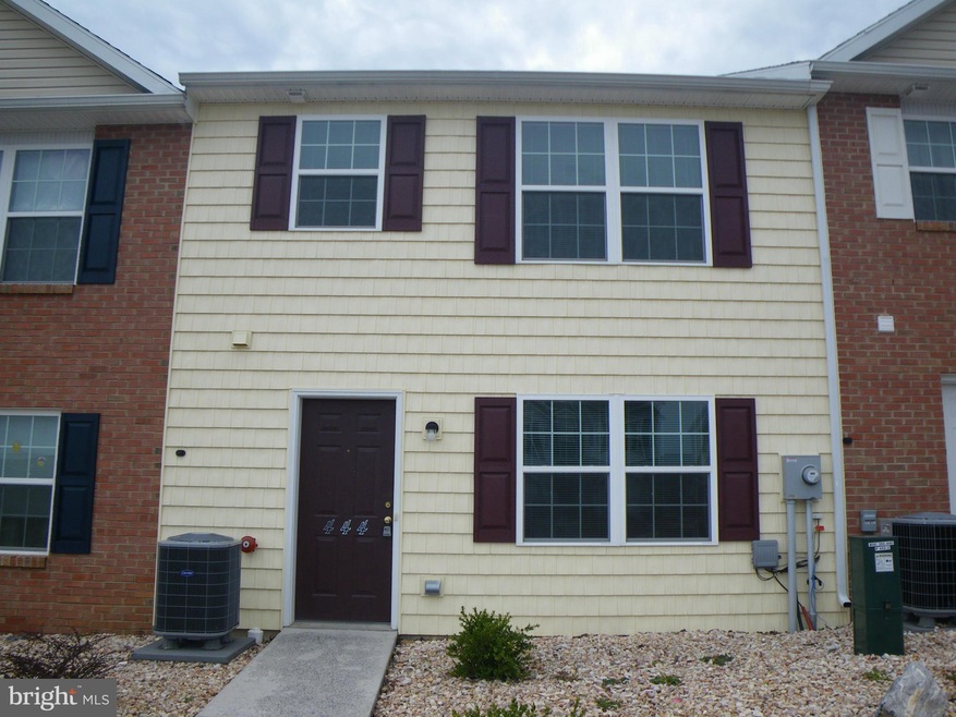 444 Lantern Ln, Chambersburg, PA 17201 - photo 1