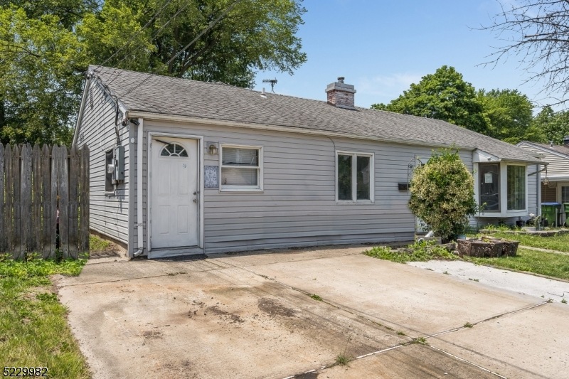 20 Kenmore Rd, Edison, NJ 08817