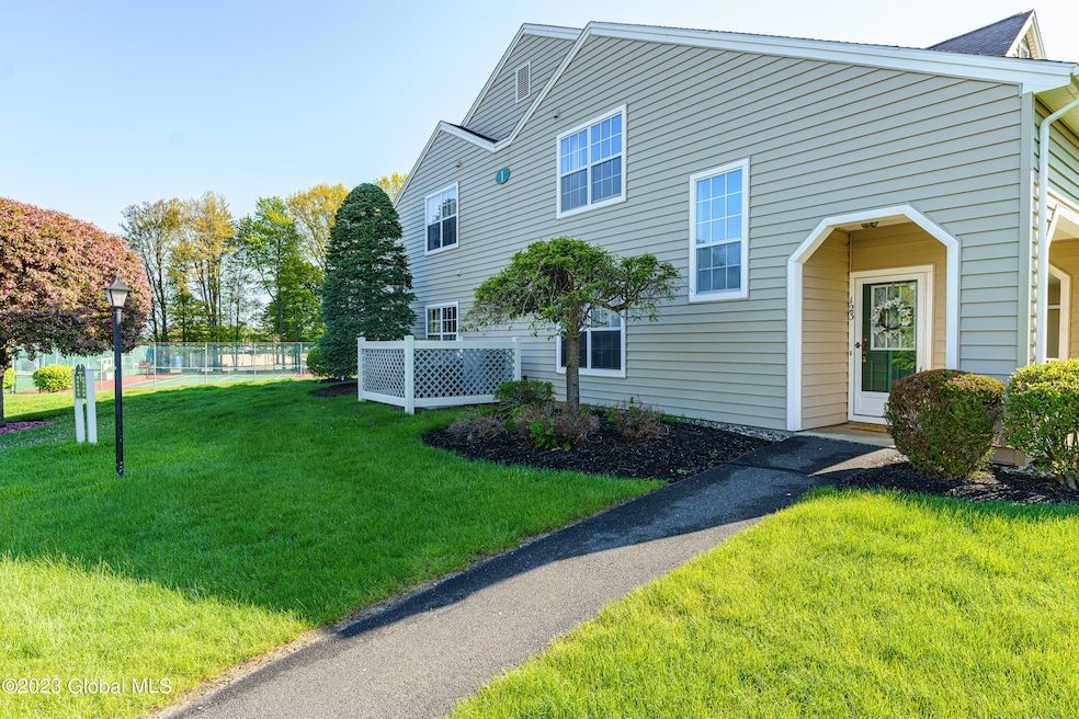 123 Hampton Place Blvd, Troy, NY 12180 - photo 1