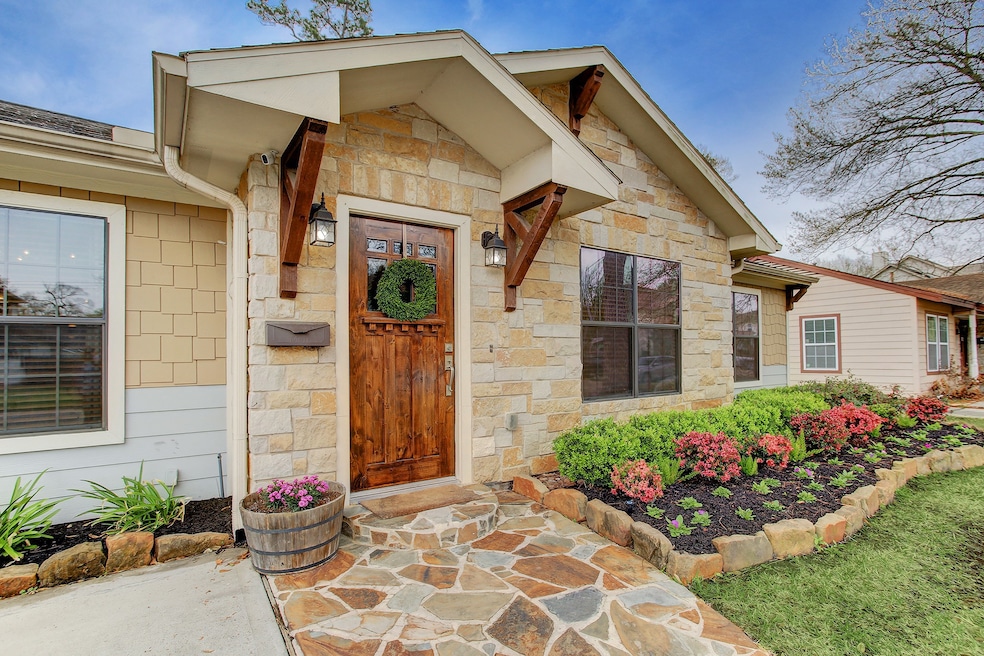 1722 Lamonte Ln, Houston, TX 77018 - photo 1