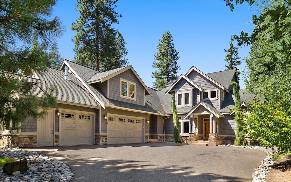 For Sale $2,099,900 • Co-Listing Agent
