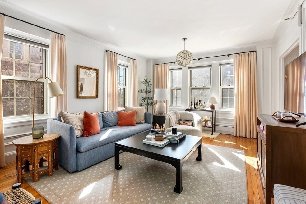 Warwick Condos unit 141, Brookline, MA 02446 - photo 1