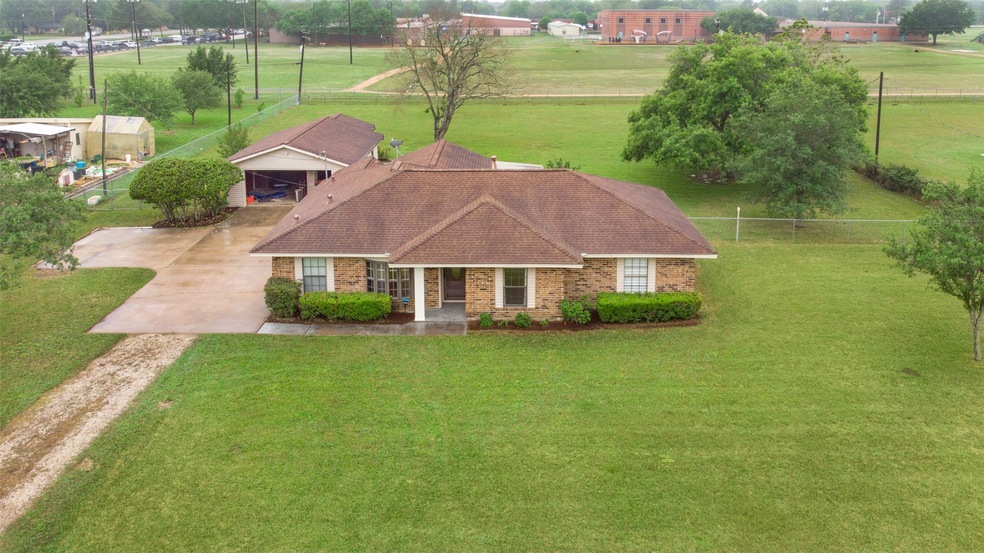 106 Prairie Wilde St, Friendswood, TX 77546 - photo 1