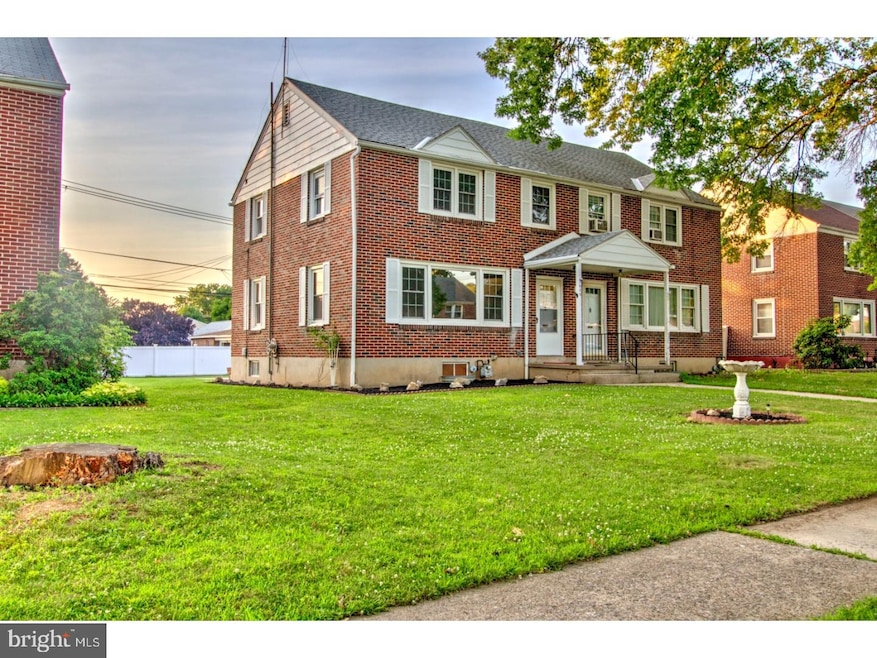 609 Emerson Ave, Reading, PA 19605 - photo 1