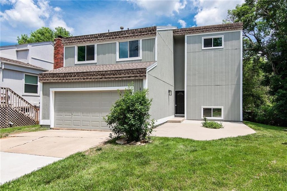 11915 W 66th Terrace, Shawnee, KS 66216 - photo 1