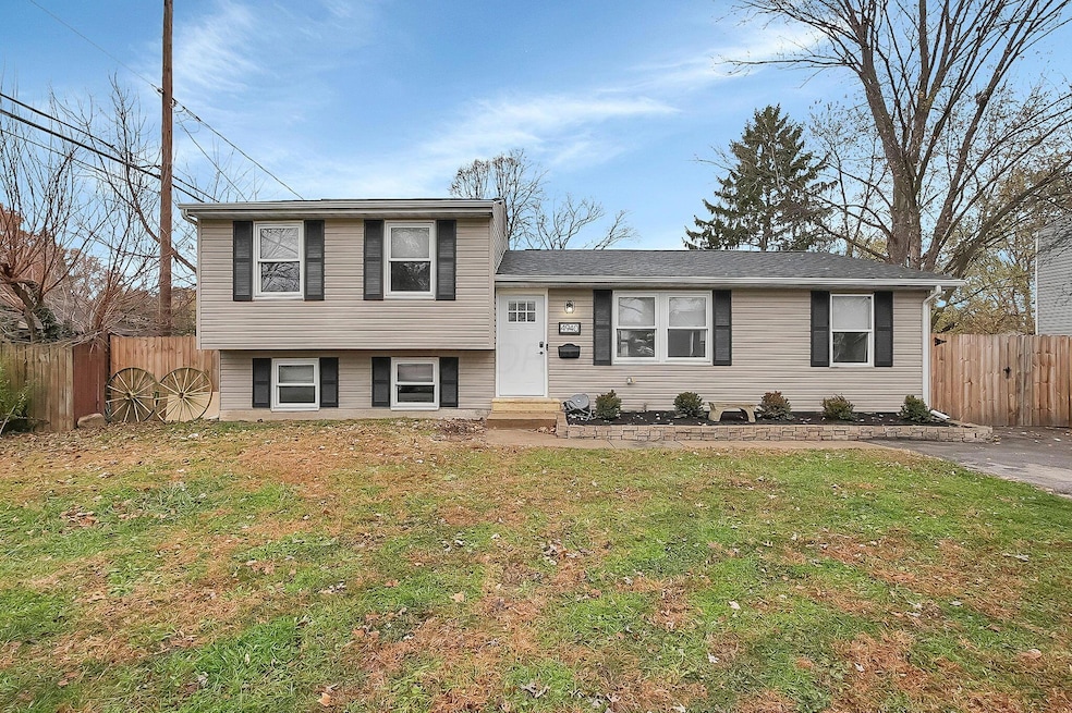 4940 Brewster Dr, Columbus, OH 43232 - photo 1