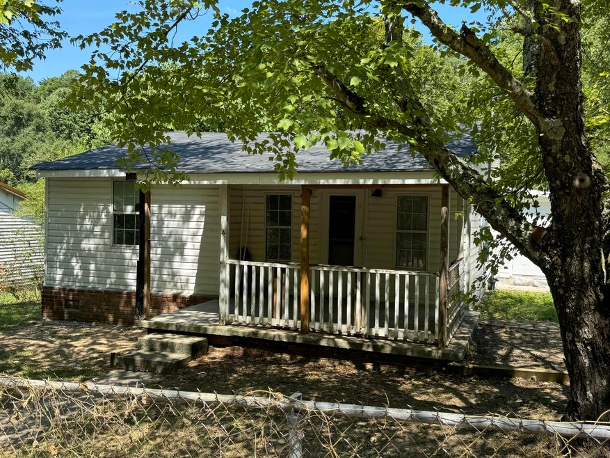 613 Bradley Ave, La Fayette, GA 30728 - photo 1