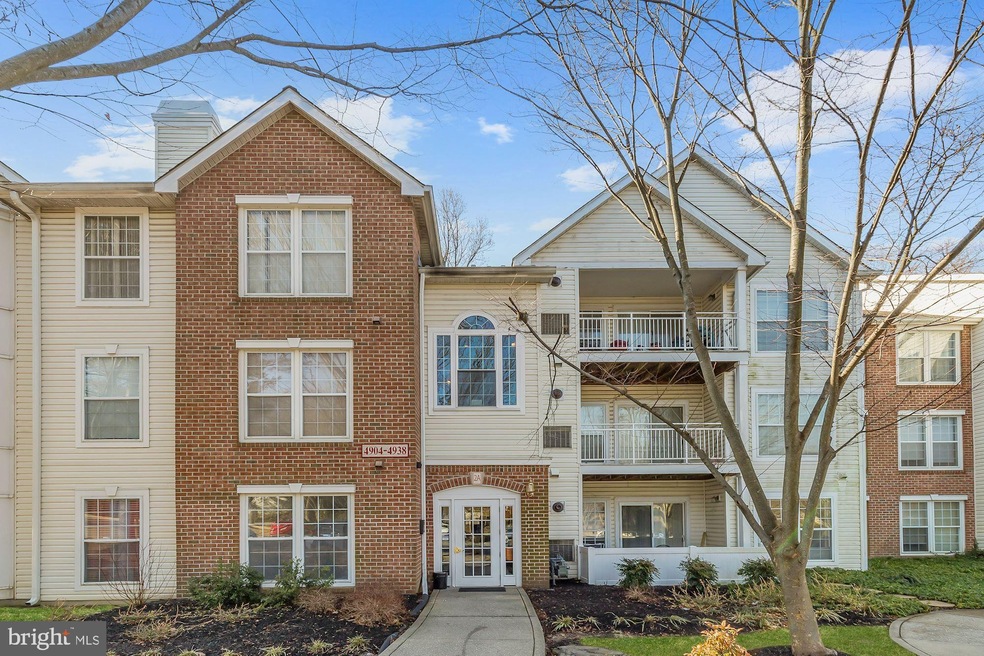 4926 Stone Shop Cir unit BLDG T2, Owings Mills, MD 21117 - photo 1