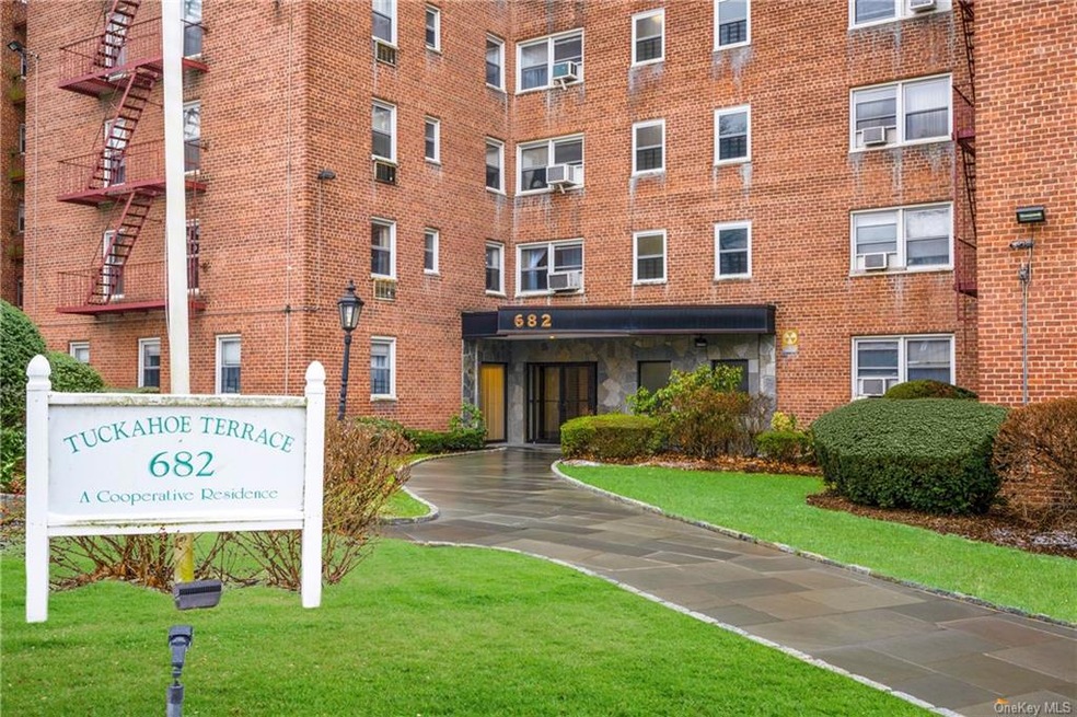 Tuckahoe Terrace unit 4C, Yonkers, NY 10710 - photo 1