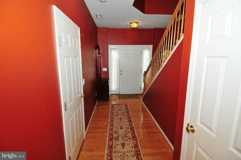 9124 Aventon Ct, Lorton, VA 22079 - photo 1