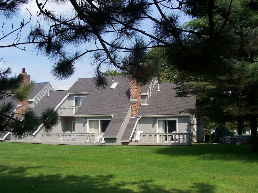 1746 Mountain Rd unit 642-643, Stowe, VT 05672 - photo 1