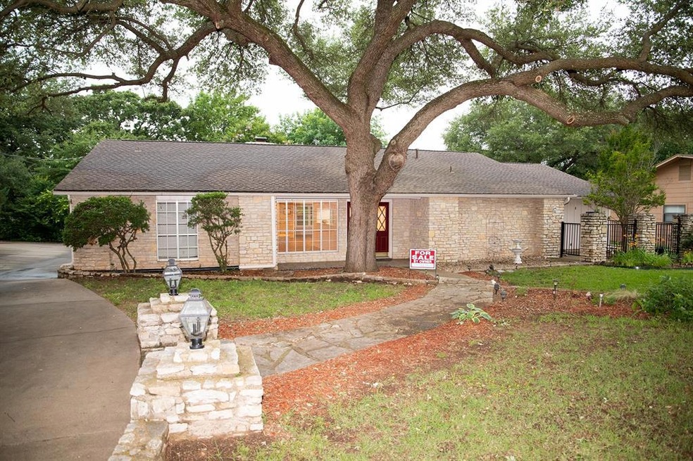 5805 Choctaw Dr, Granbury, TX 76049 - photo 1