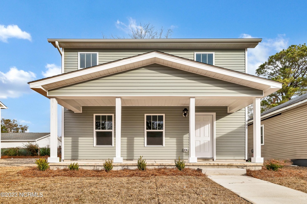 905 Walnut