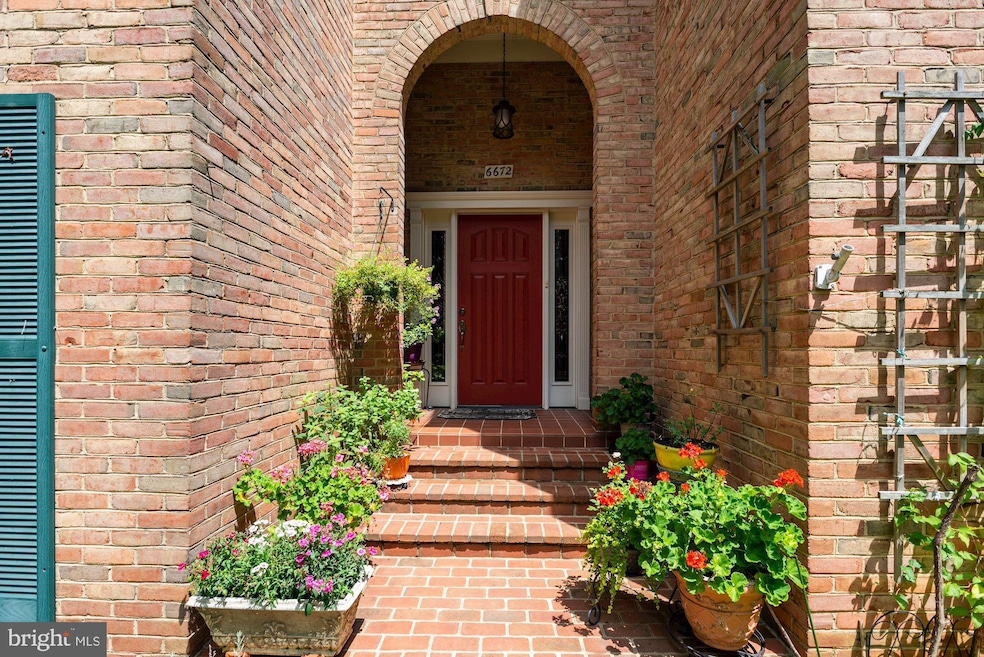 6672 Midhill Place, Falls Church, VA 22043 - photo 1