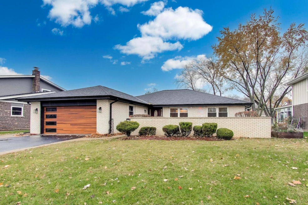 unlisted-address, Arlington Heights, IL 60005 - photo 1