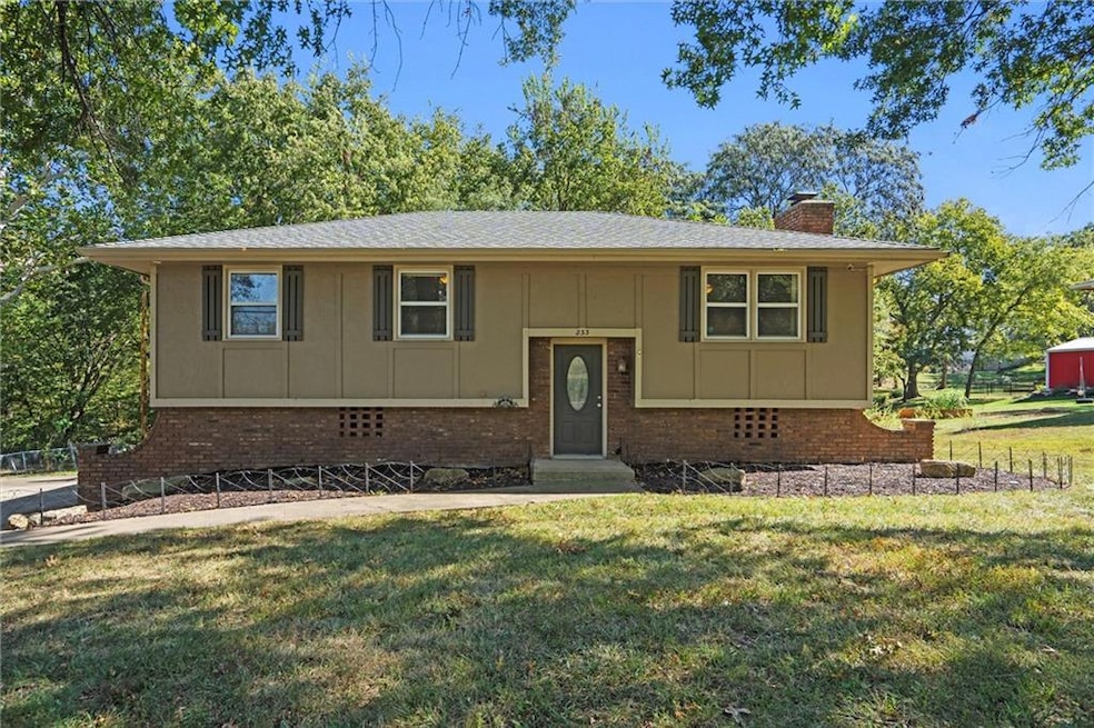 233 N 134th St, Bonner Springs, KS 66012 - photo 1