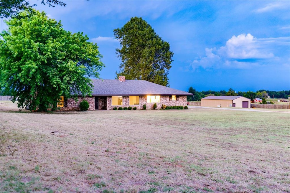 2730 W College Ave, Guthrie, OK 73044 - photo 1