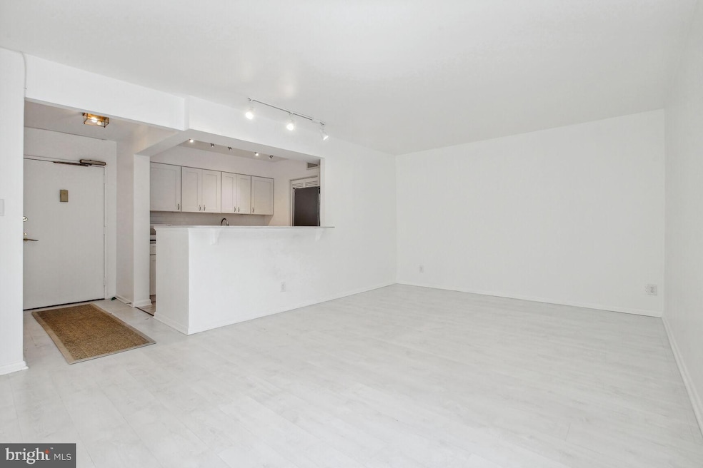 1001 26th St NW unit 701, Washington, DC 20037 - photo 1