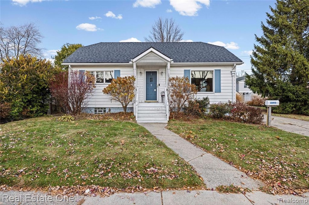 22915 E 13 Mile Rd Mile Rd, St. Clair Shores, MI 48082 - photo 1