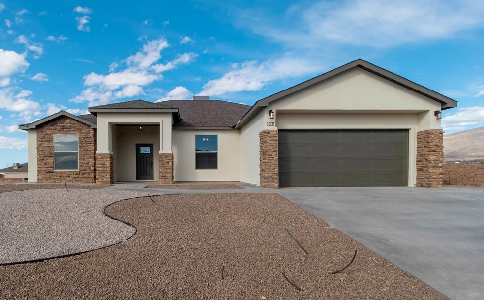 1231 Mimosa Ave, Alamogordo, NM 88310 - photo 1