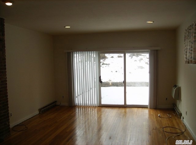 41 Dunes Ln unit A, Port Washington, NY 11050 - photo 1