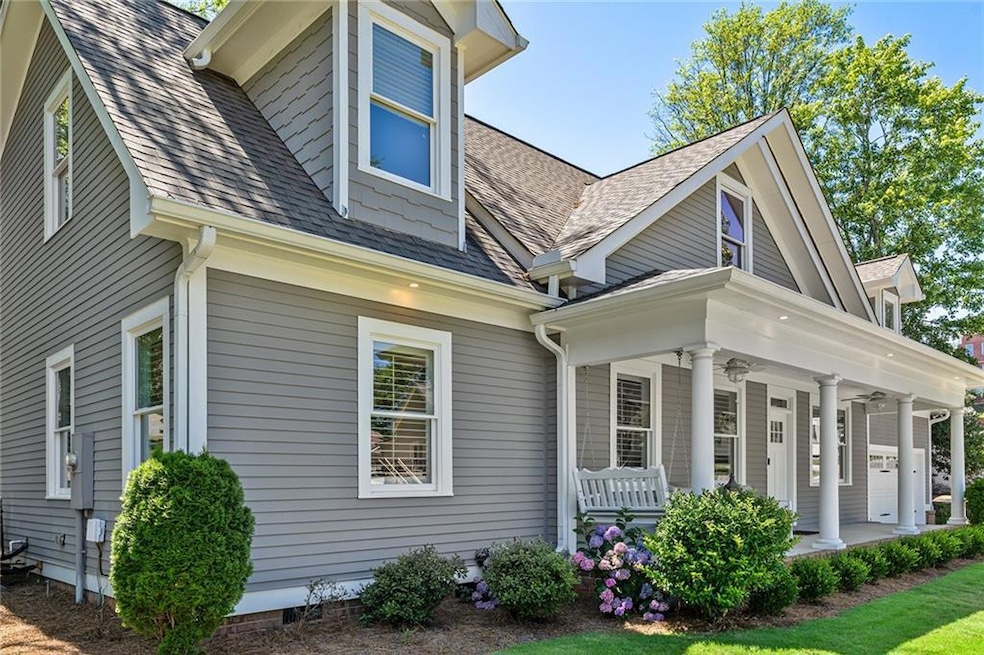 Beautiful new construction home in walkable Downto