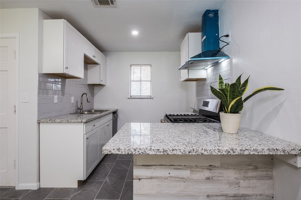 838 Conklin St, Houston, TX 77088 - photo 1