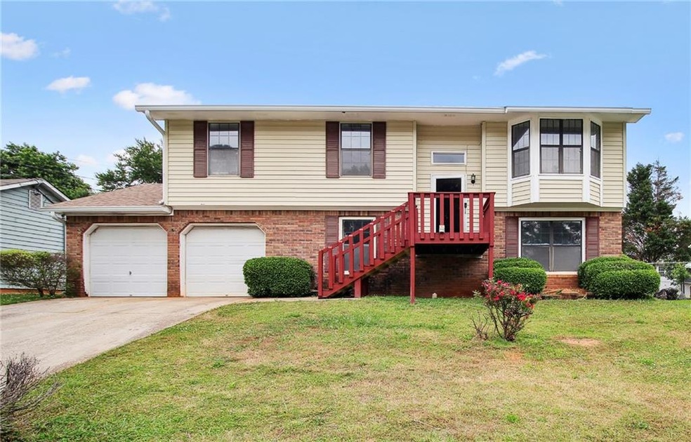 2059 Lown Farm Ln, Lithonia, GA 30058 - photo 1